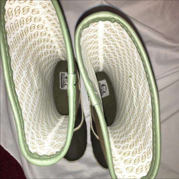 Sorel Boots 👢 - Picture 3 of 7